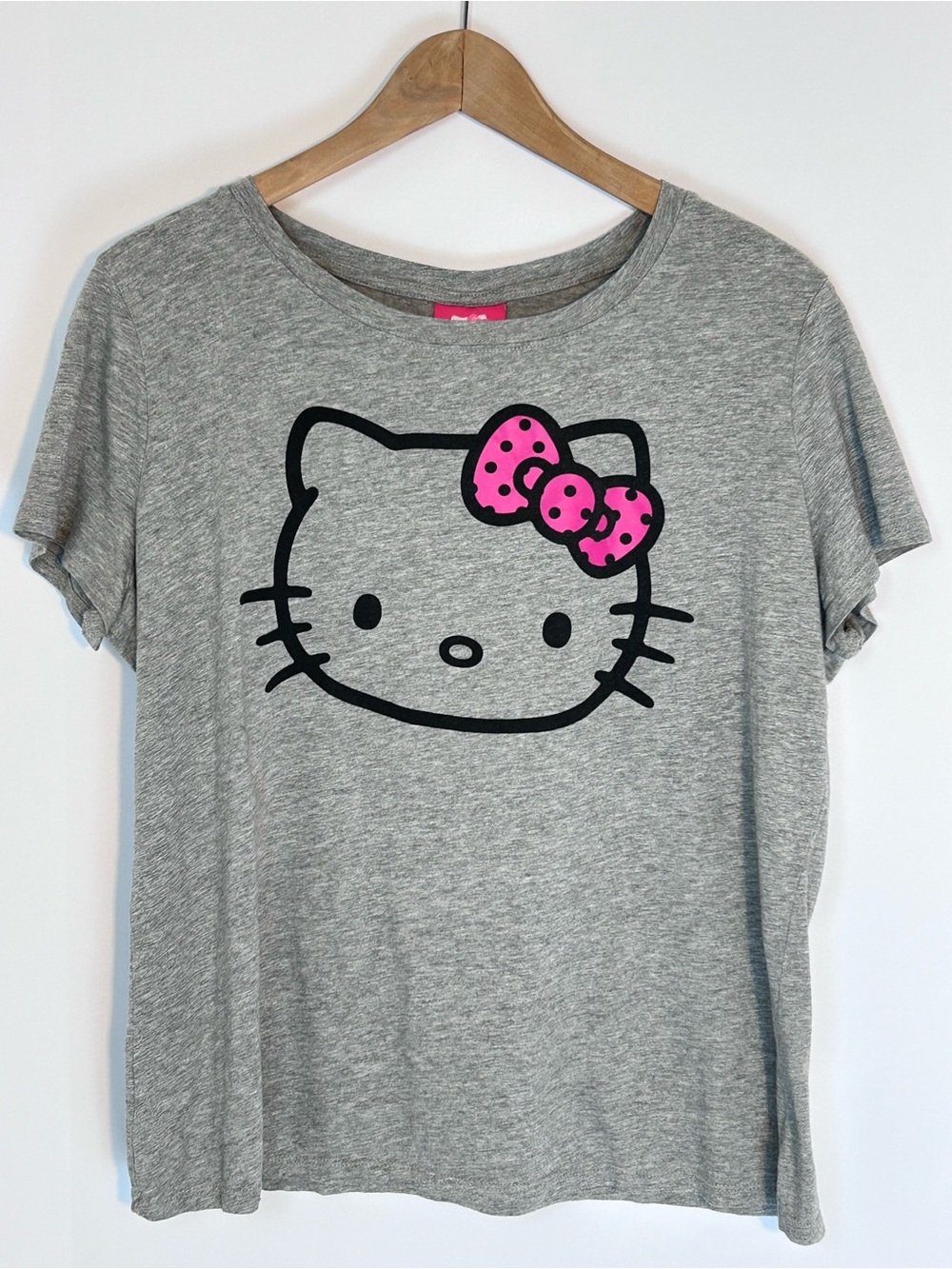 Hello Kitty Sanrio Gray Pink Bow Graphic T-Shirt Tee Size XL